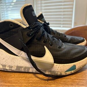 Nike Kevin Durant No. 7 KD No. 7 Size 8